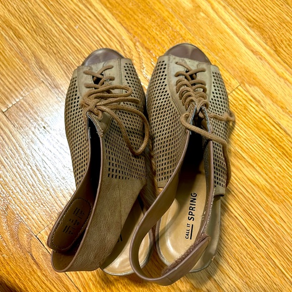 Call It Spring Platform Block Heeled Sandals - Picture 2 of 7